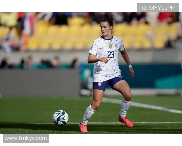 澳大利亚女足队在世界杯上夺得历史第一胜利，队员们信心倍增