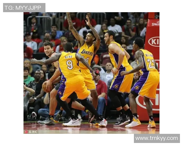 老鹰擒下鹈鹕，杨阳狂砍三双表现